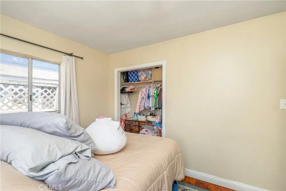 1206 E Cruces Wilmington, CA 90744