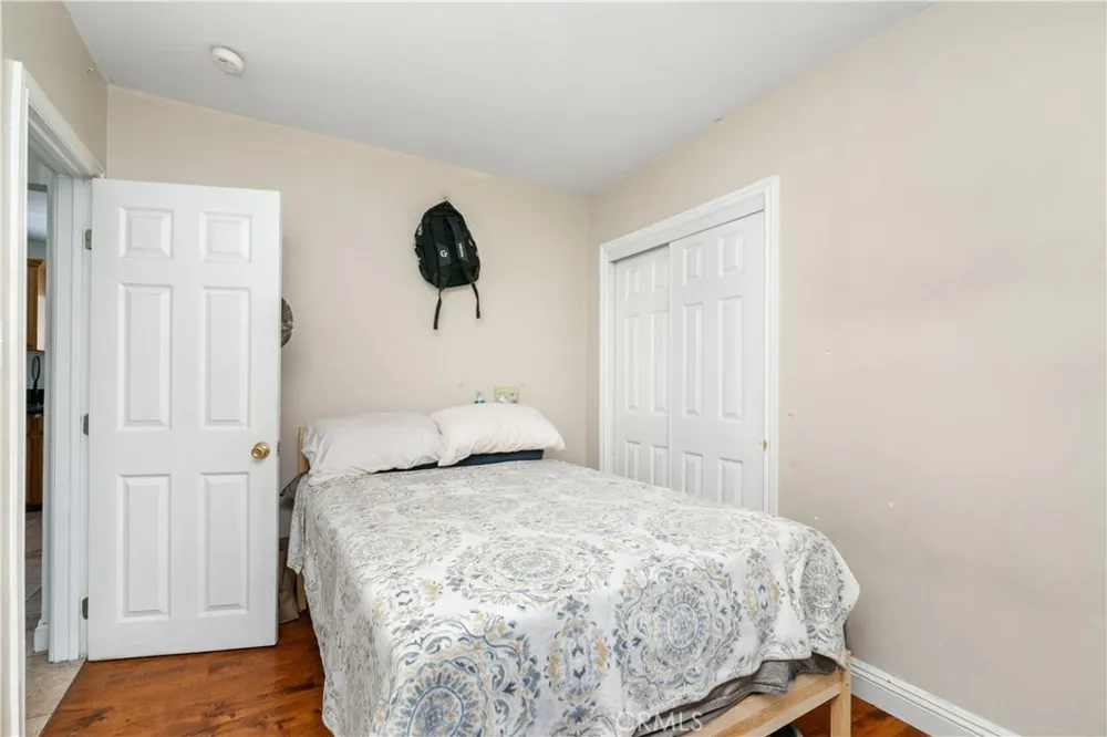 1206 E Cruces Wilmington, CA 90744