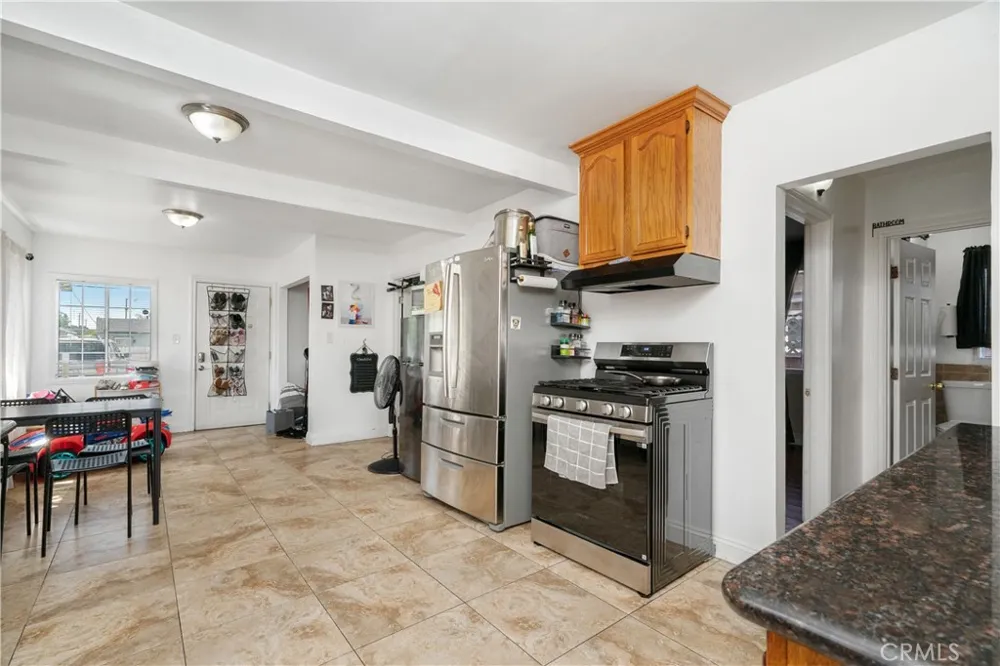 1206 E Cruces Wilmington, CA 90744