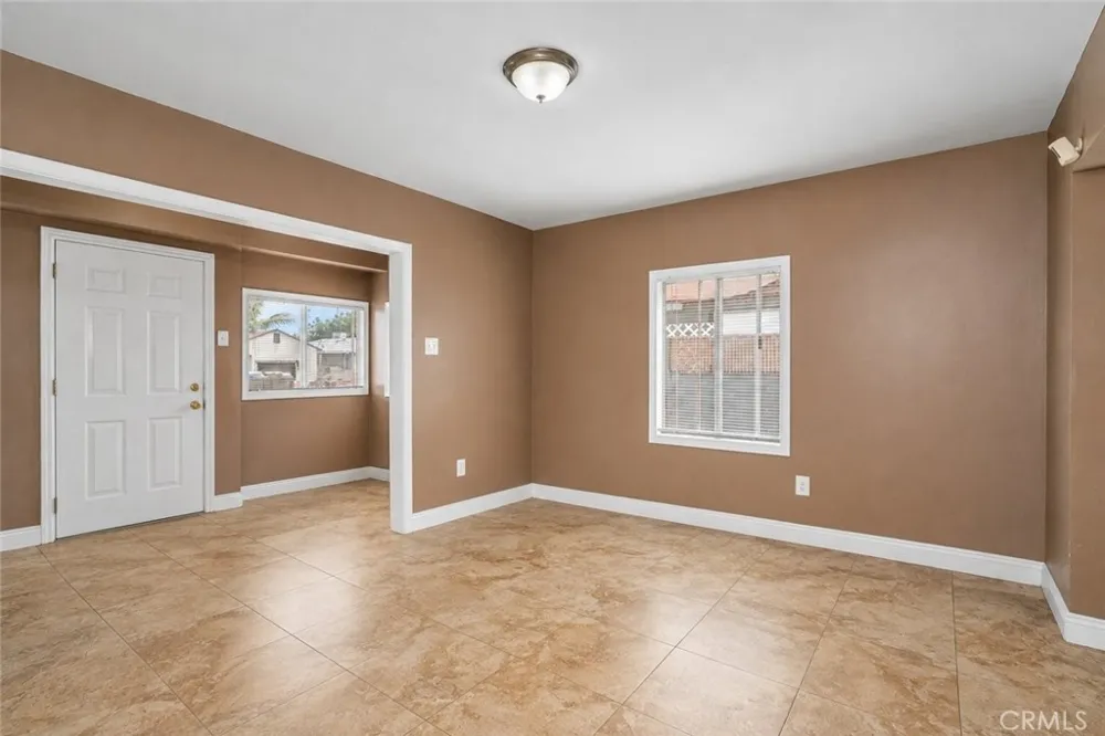 1206 E Cruces Wilmington, CA 90744