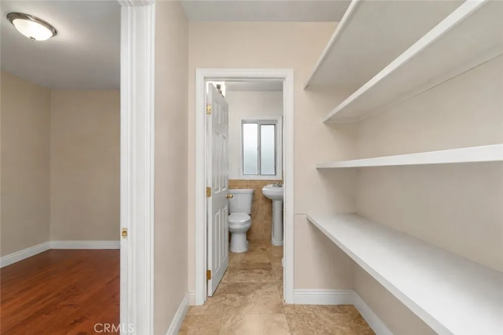1206 E Cruces Wilmington, CA 90744