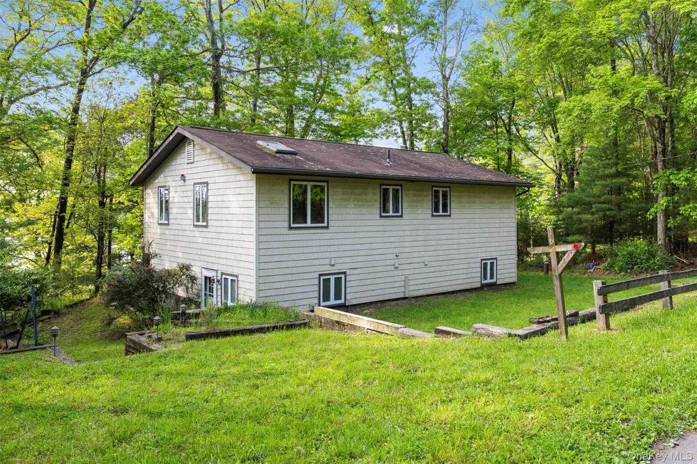 16 Fairway Drive Highland Lake, NY 12743