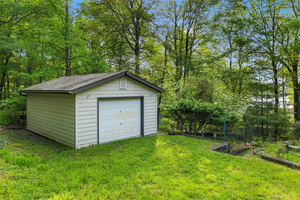 16 Fairway Drive Highland Lake, NY 12743