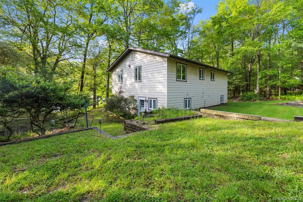 16 Fairway Drive Highland Lake, NY 12743