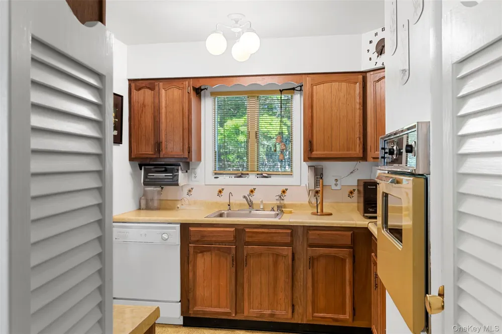 16 Fairway Drive Highland Lake, NY 12743