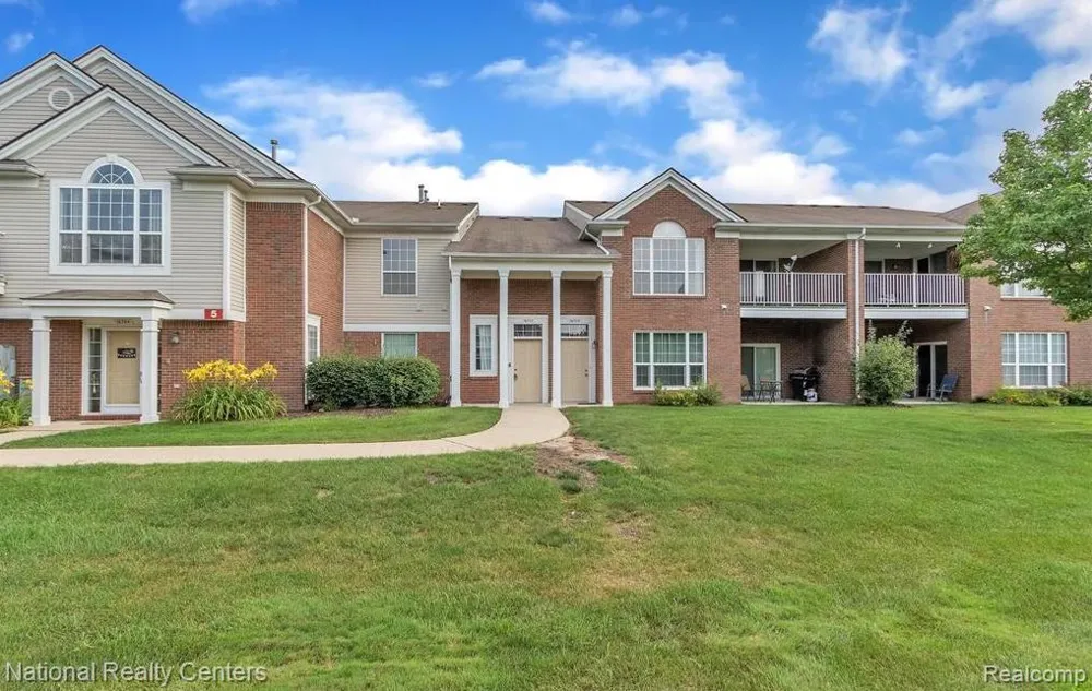 16707 CARRIAGE WAY Northville Township, MI 48168
