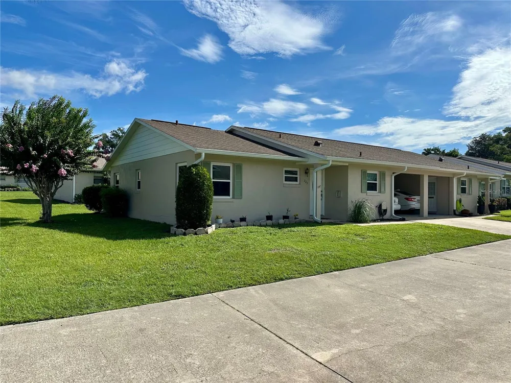 225 PINE BLUFF AVENUE #560 Deland, FL 32724