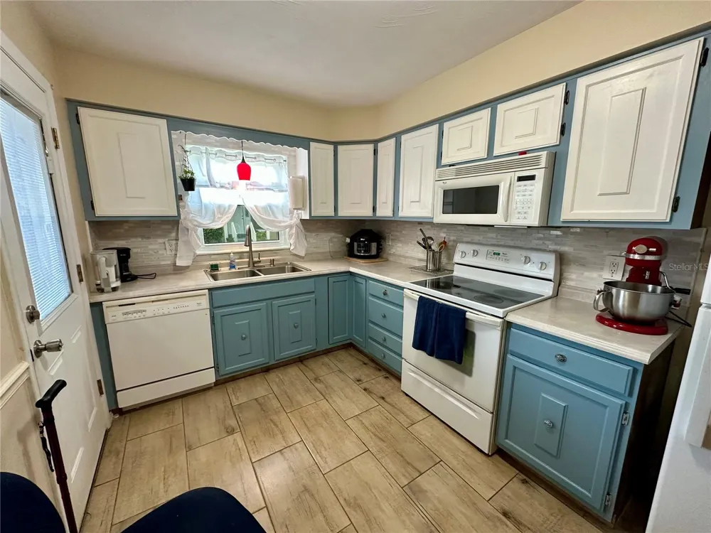 225 PINE BLUFF AVENUE #560 Deland, FL 32724