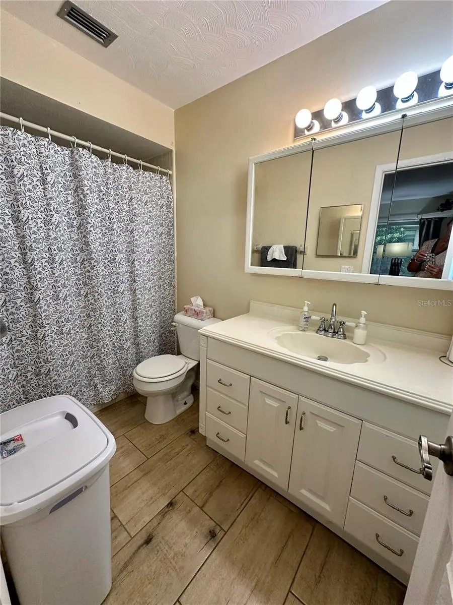 225 PINE BLUFF AVENUE #560 Deland, FL 32724