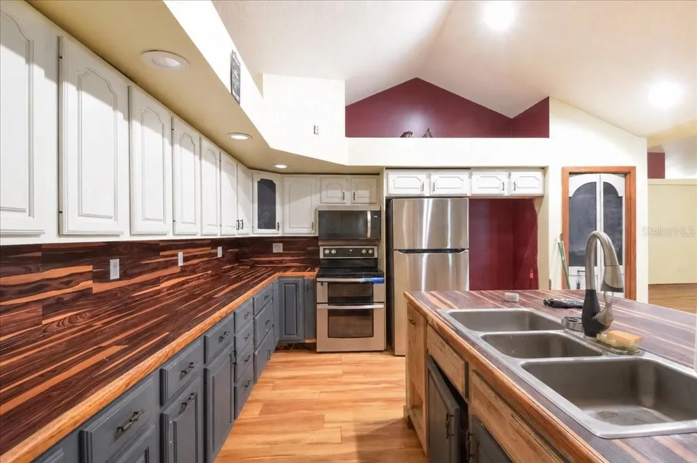 18890 SW 44TH STREET Dunnellon, FL 34432