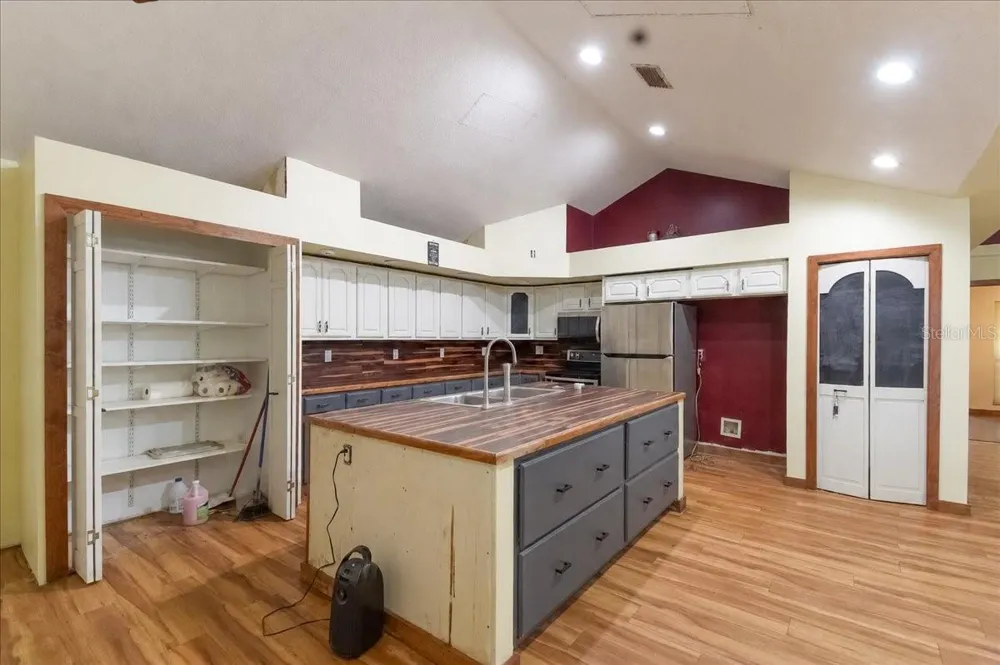 18890 SW 44TH STREET Dunnellon, FL 34432