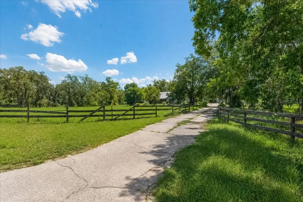 18890 SW 44TH STREET Dunnellon, FL 34432