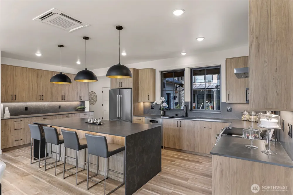 231 Skipping Stone Loop Lynden, WA 98264