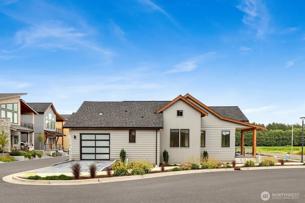 231 Skipping Stone Loop Lynden, WA 98264
