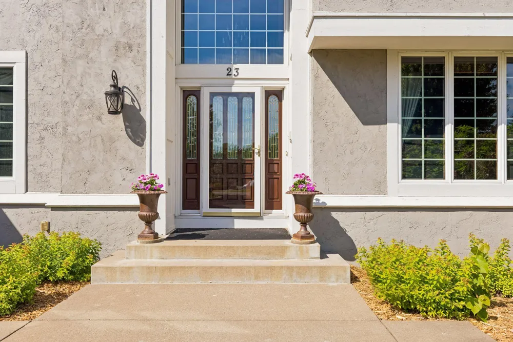 23 Scotch Pine Circle North Oaks, MN 55127
