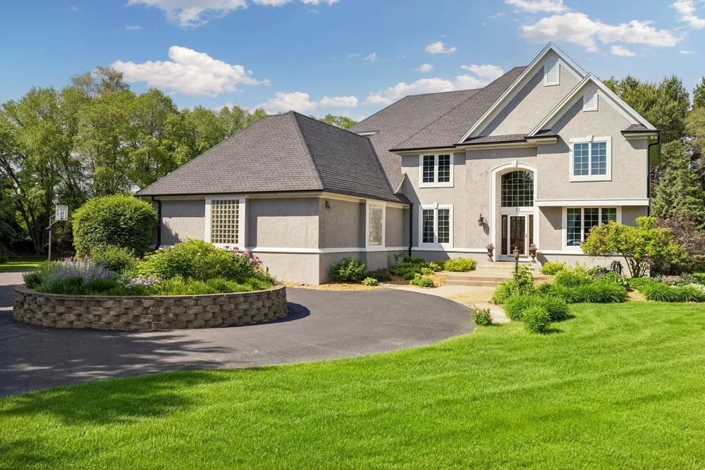 23 Scotch Pine Circle North Oaks, MN 55127