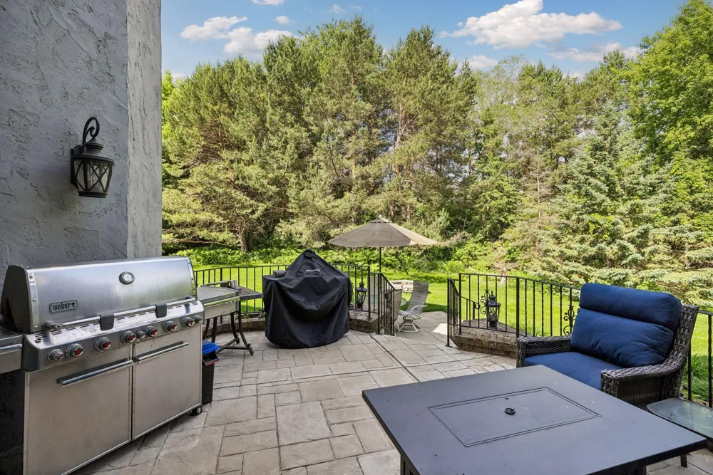 23 Scotch Pine Circle North Oaks, MN 55127