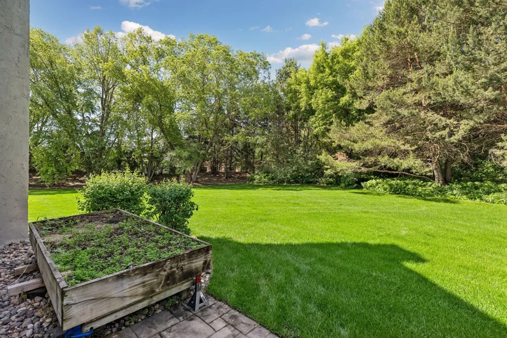 23 Scotch Pine Circle North Oaks, MN 55127