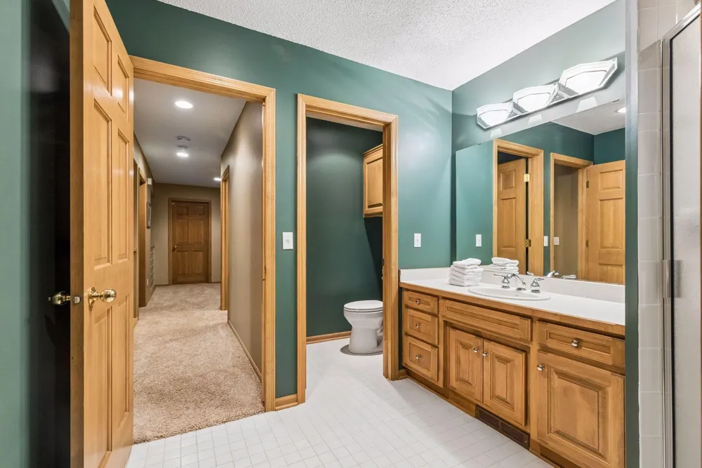 23 Scotch Pine Circle North Oaks, MN 55127