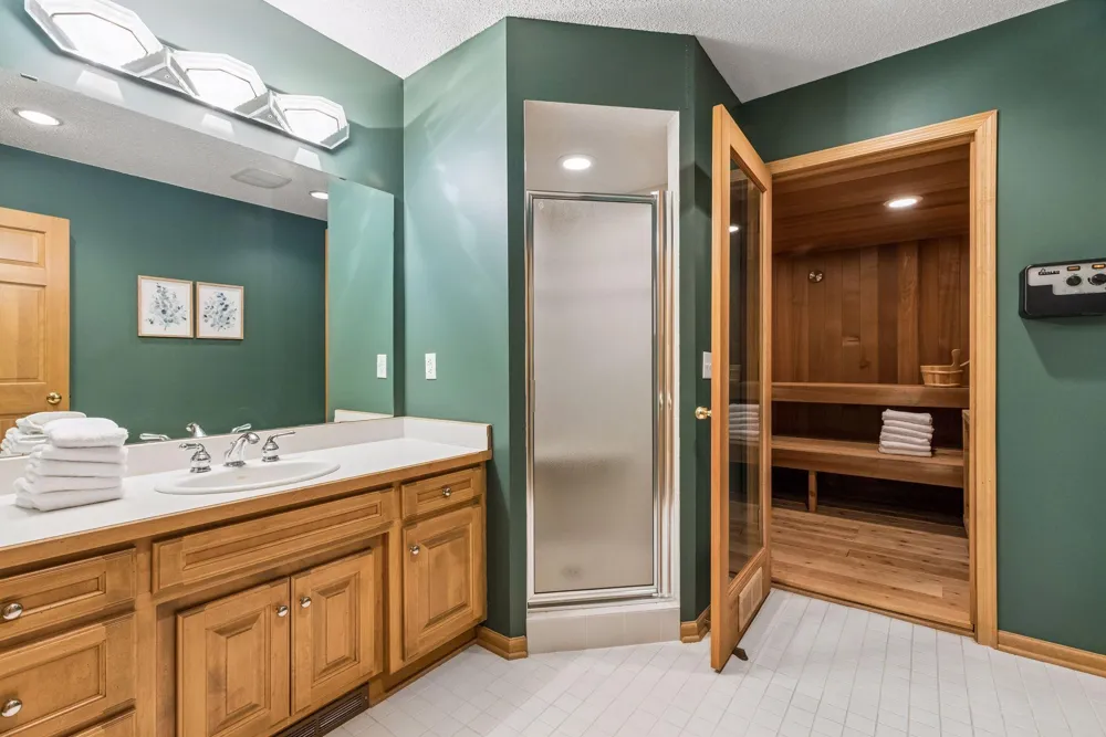 23 Scotch Pine Circle North Oaks, MN 55127