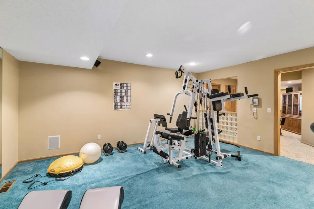 23 Scotch Pine Circle North Oaks, MN 55127