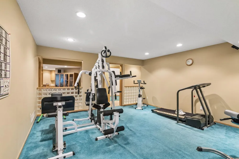 23 Scotch Pine Circle North Oaks, MN 55127