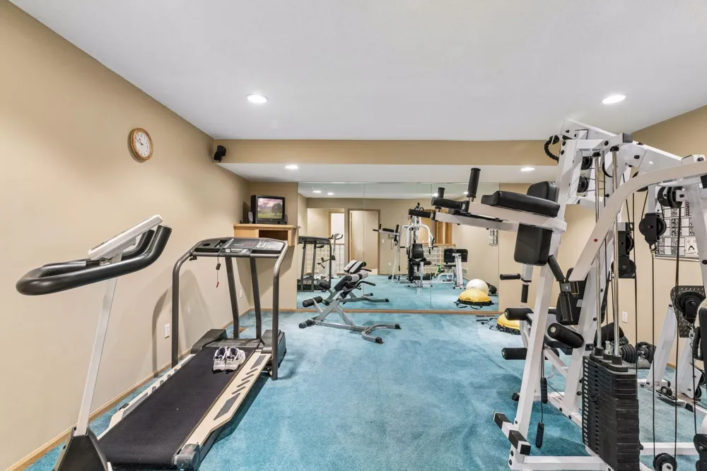 23 Scotch Pine Circle North Oaks, MN 55127