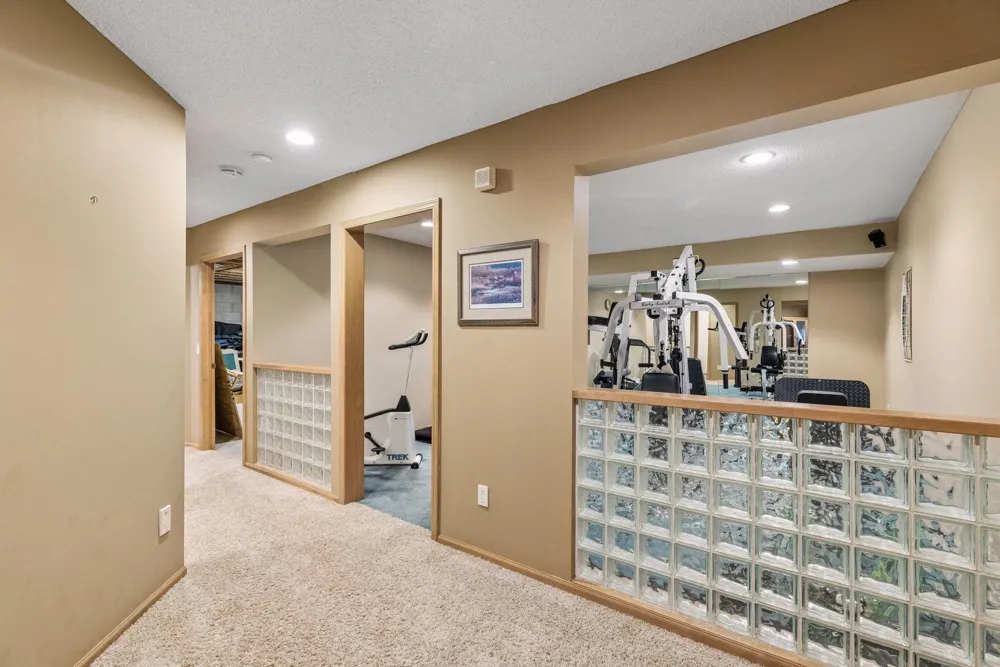 23 Scotch Pine Circle North Oaks, MN 55127