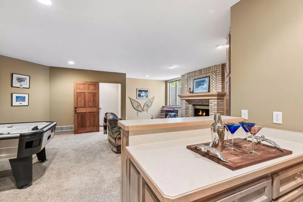 23 Scotch Pine Circle North Oaks, MN 55127