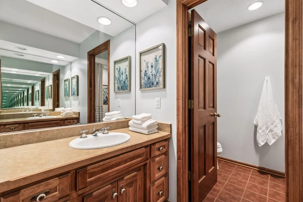 23 Scotch Pine Circle North Oaks, MN 55127