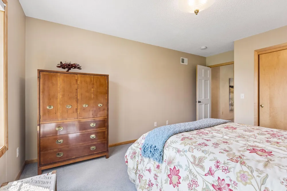 23 Scotch Pine Circle North Oaks, MN 55127