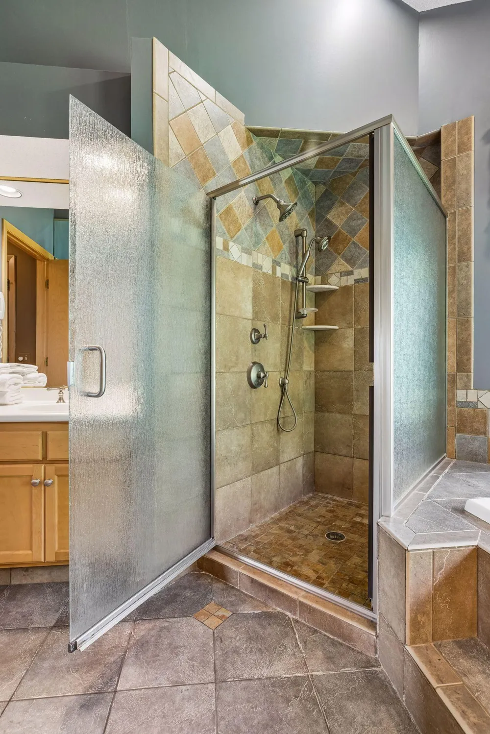 23 Scotch Pine Circle North Oaks, MN 55127