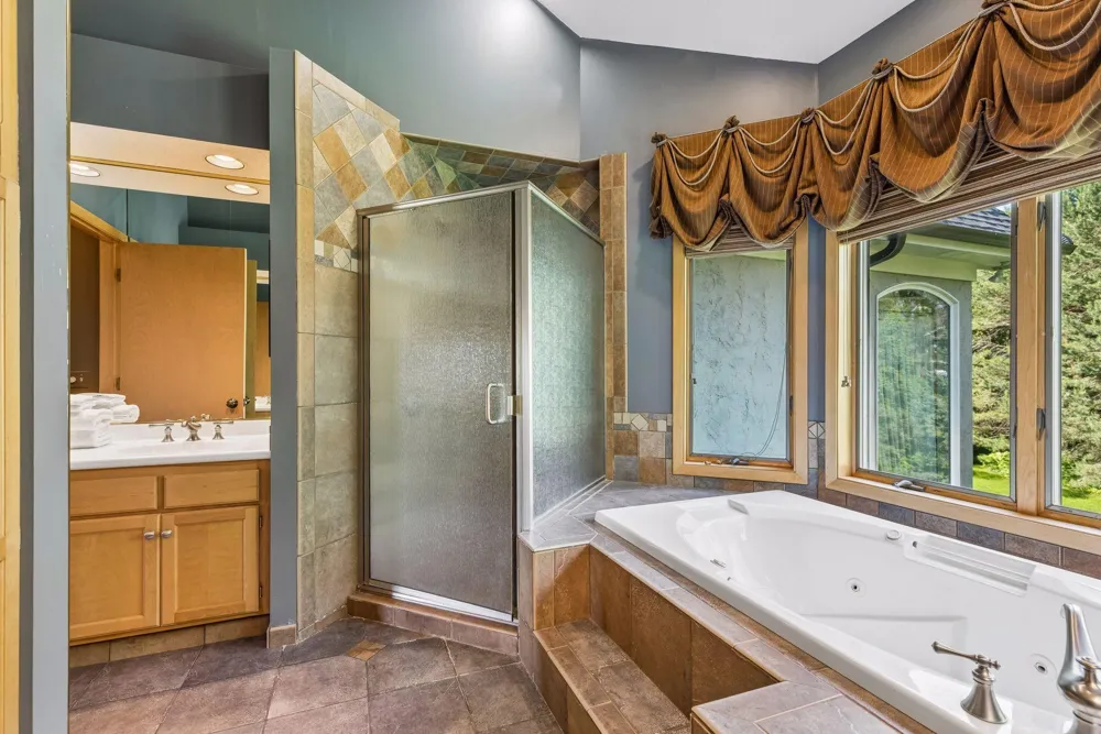 23 Scotch Pine Circle North Oaks, MN 55127
