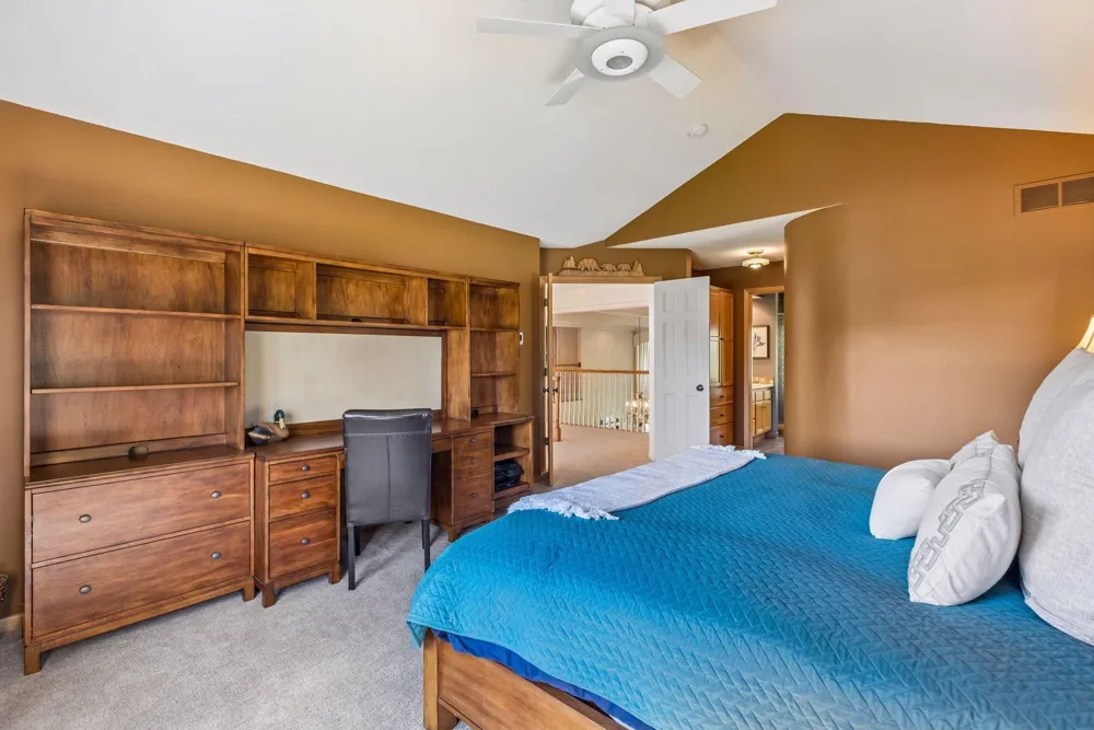 23 Scotch Pine Circle North Oaks, MN 55127