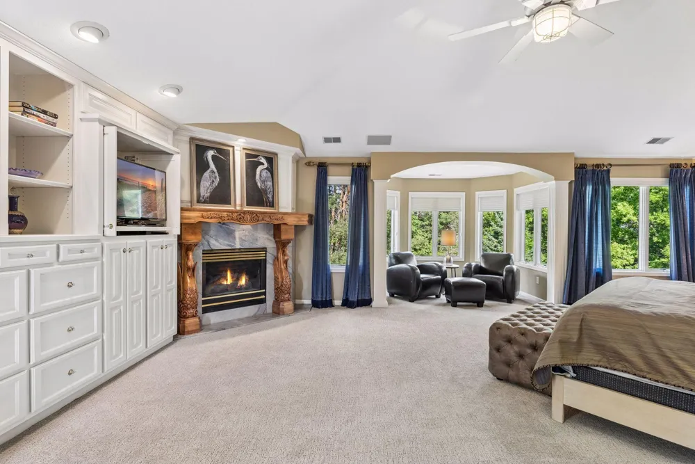 23 Scotch Pine Circle North Oaks, MN 55127