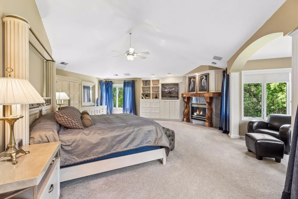 23 Scotch Pine Circle North Oaks, MN 55127