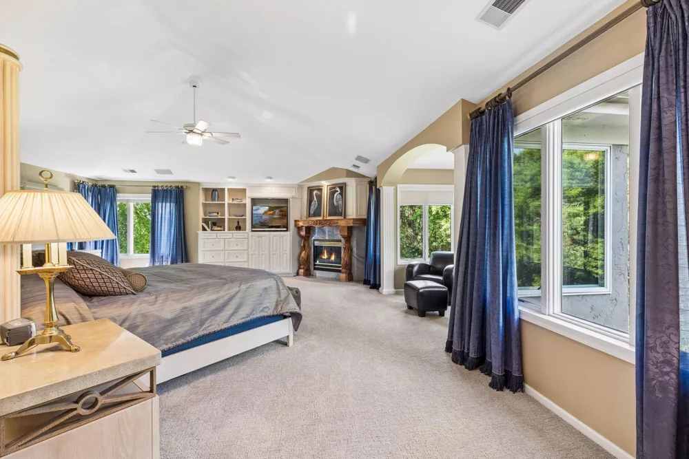 23 Scotch Pine Circle North Oaks, MN 55127