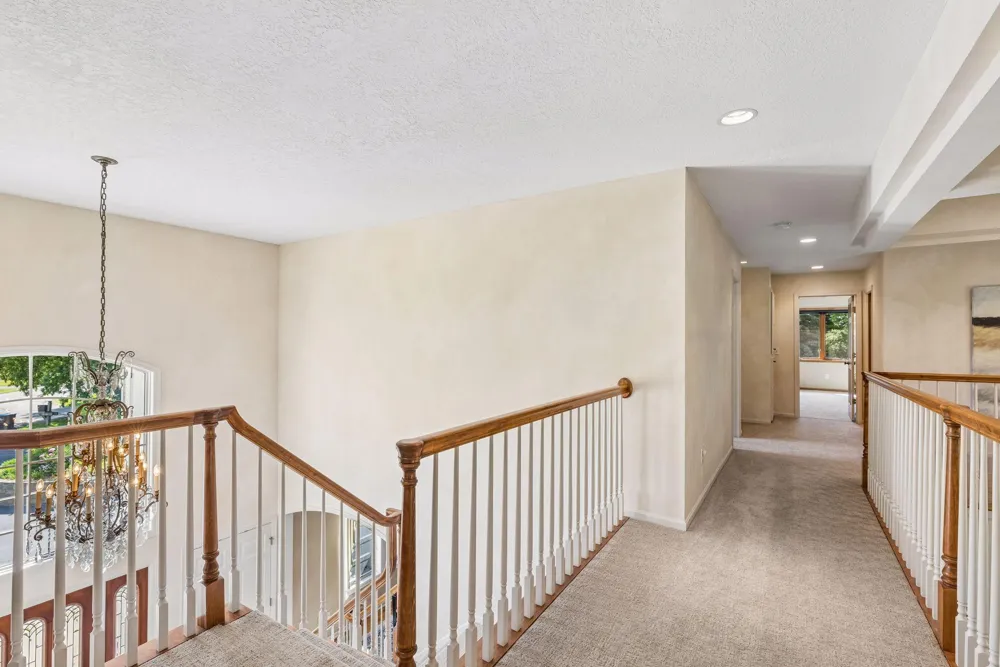 23 Scotch Pine Circle North Oaks, MN 55127