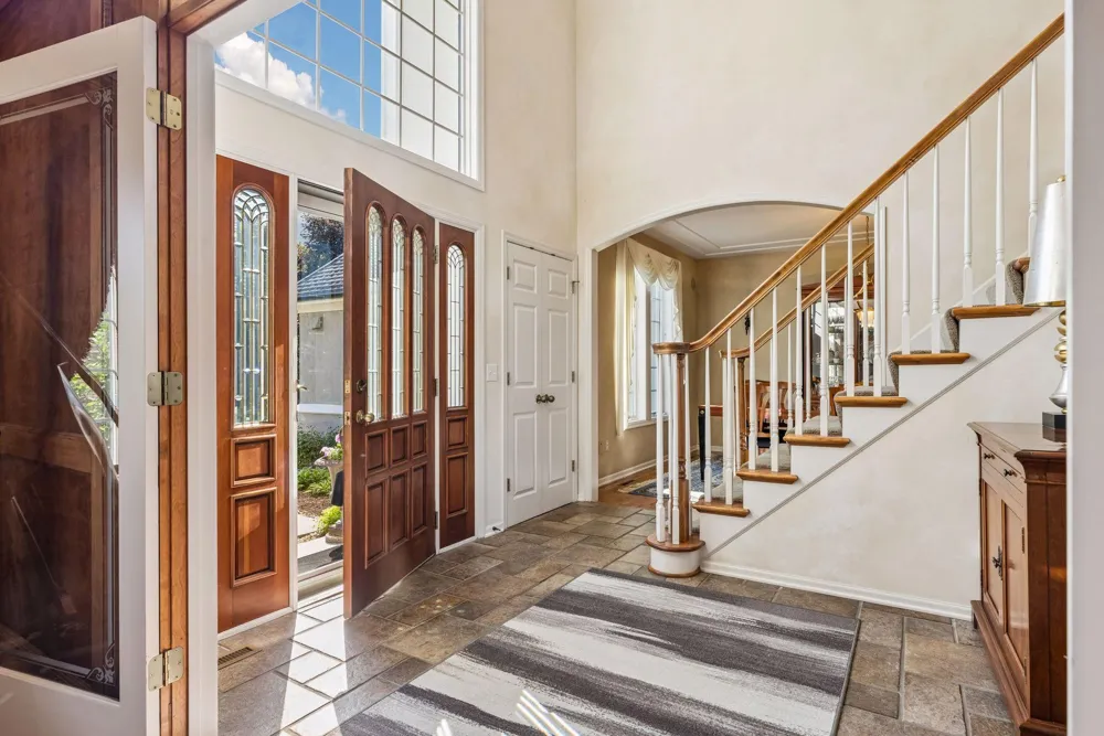 23 Scotch Pine Circle North Oaks, MN 55127