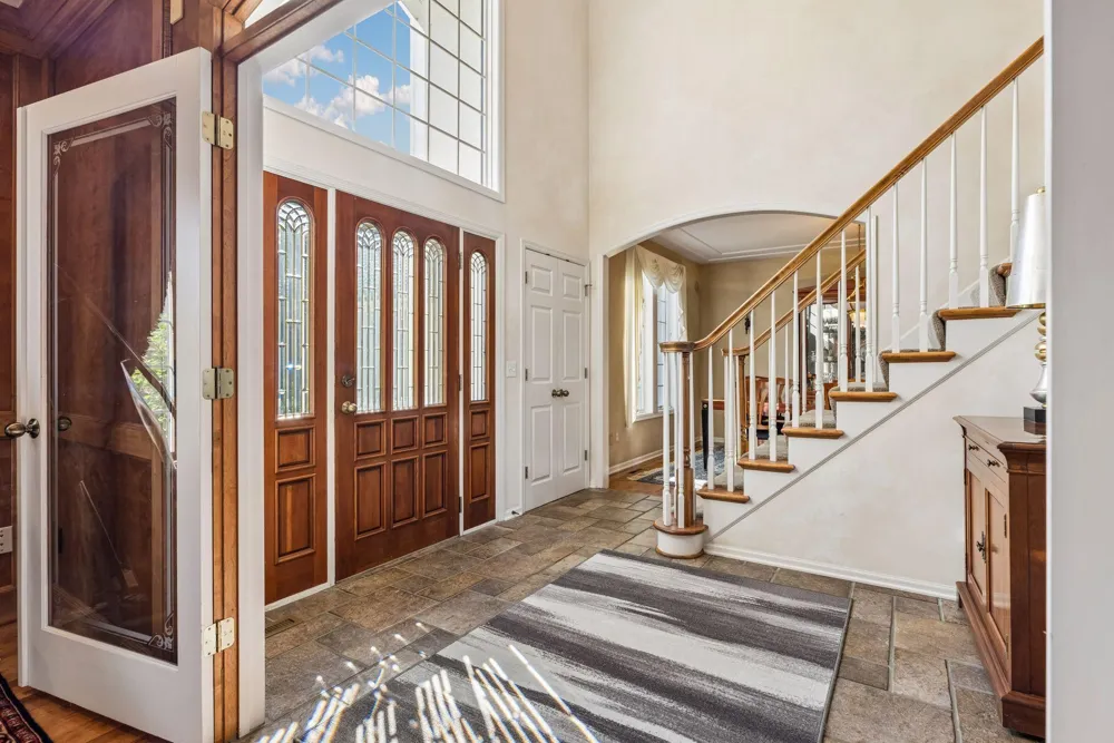 23 Scotch Pine Circle North Oaks, MN 55127