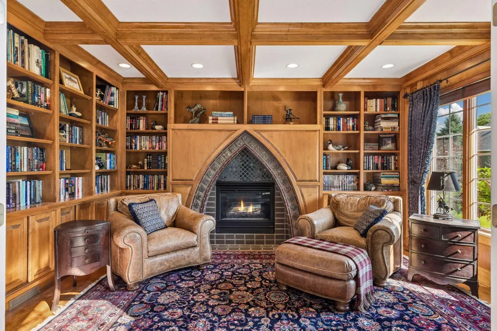 23 Scotch Pine Circle North Oaks, MN 55127