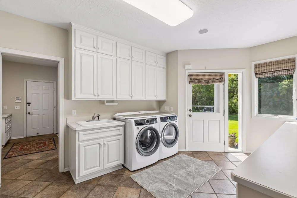 23 Scotch Pine Circle North Oaks, MN 55127