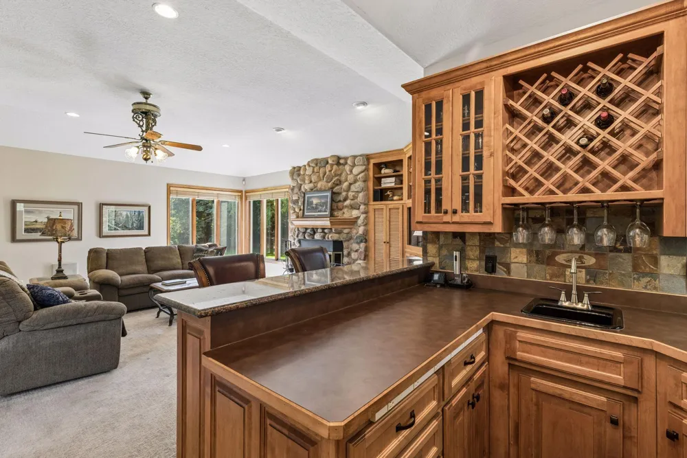 23 Scotch Pine Circle North Oaks, MN 55127