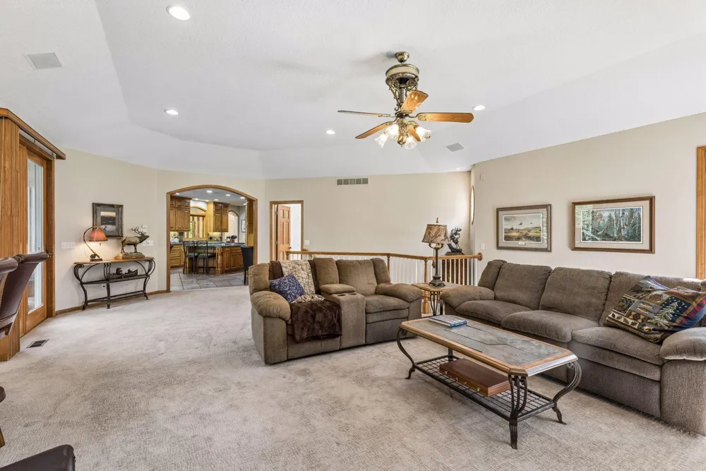 23 Scotch Pine Circle North Oaks, MN 55127