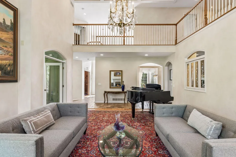 23 Scotch Pine Circle North Oaks, MN 55127