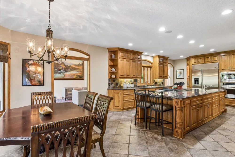 23 Scotch Pine Circle North Oaks, MN 55127