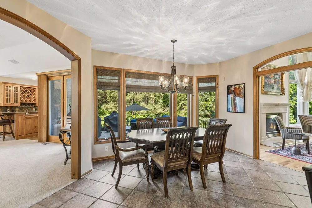 23 Scotch Pine Circle North Oaks, MN 55127