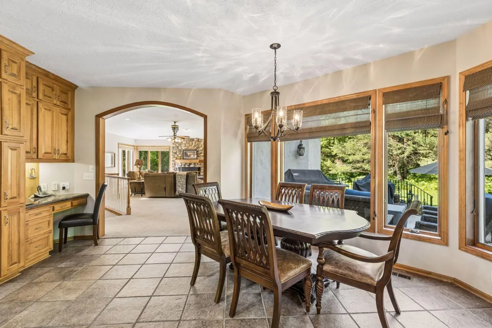 23 Scotch Pine Circle North Oaks, MN 55127