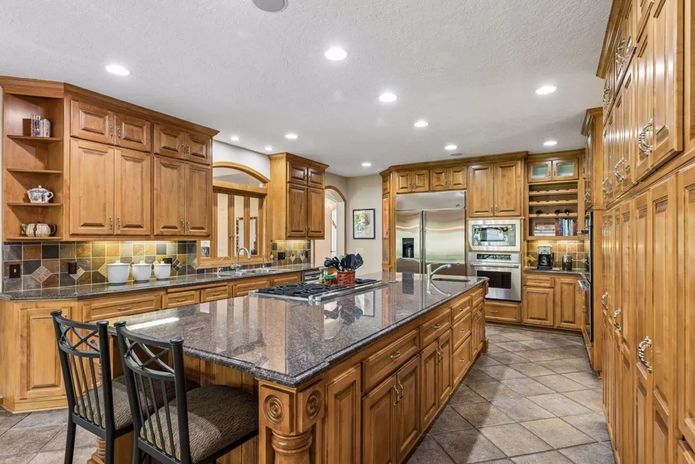 23 Scotch Pine Circle North Oaks, MN 55127