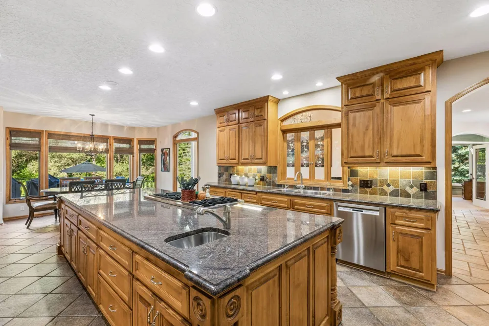23 Scotch Pine Circle North Oaks, MN 55127